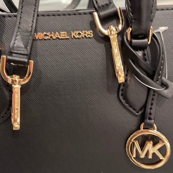 Michael Kors Sheila Small Center Zip Satchel Shoulder Crossbody Bag Non Leather - Picture 3 of 16